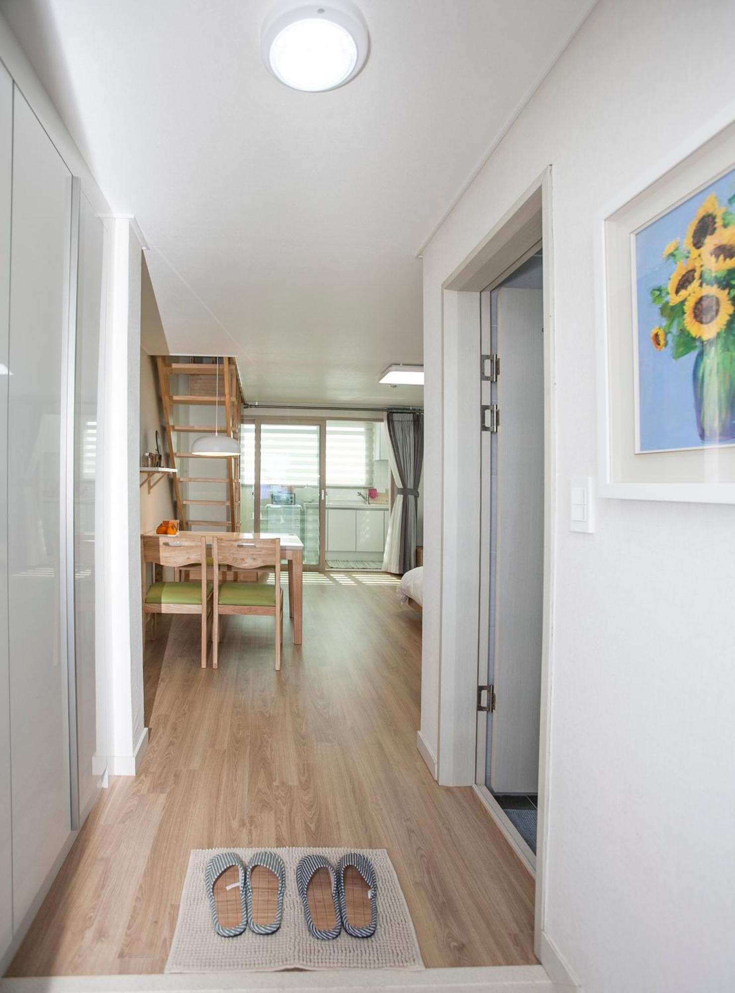 Jeju Aria Pension Екстериор снимка