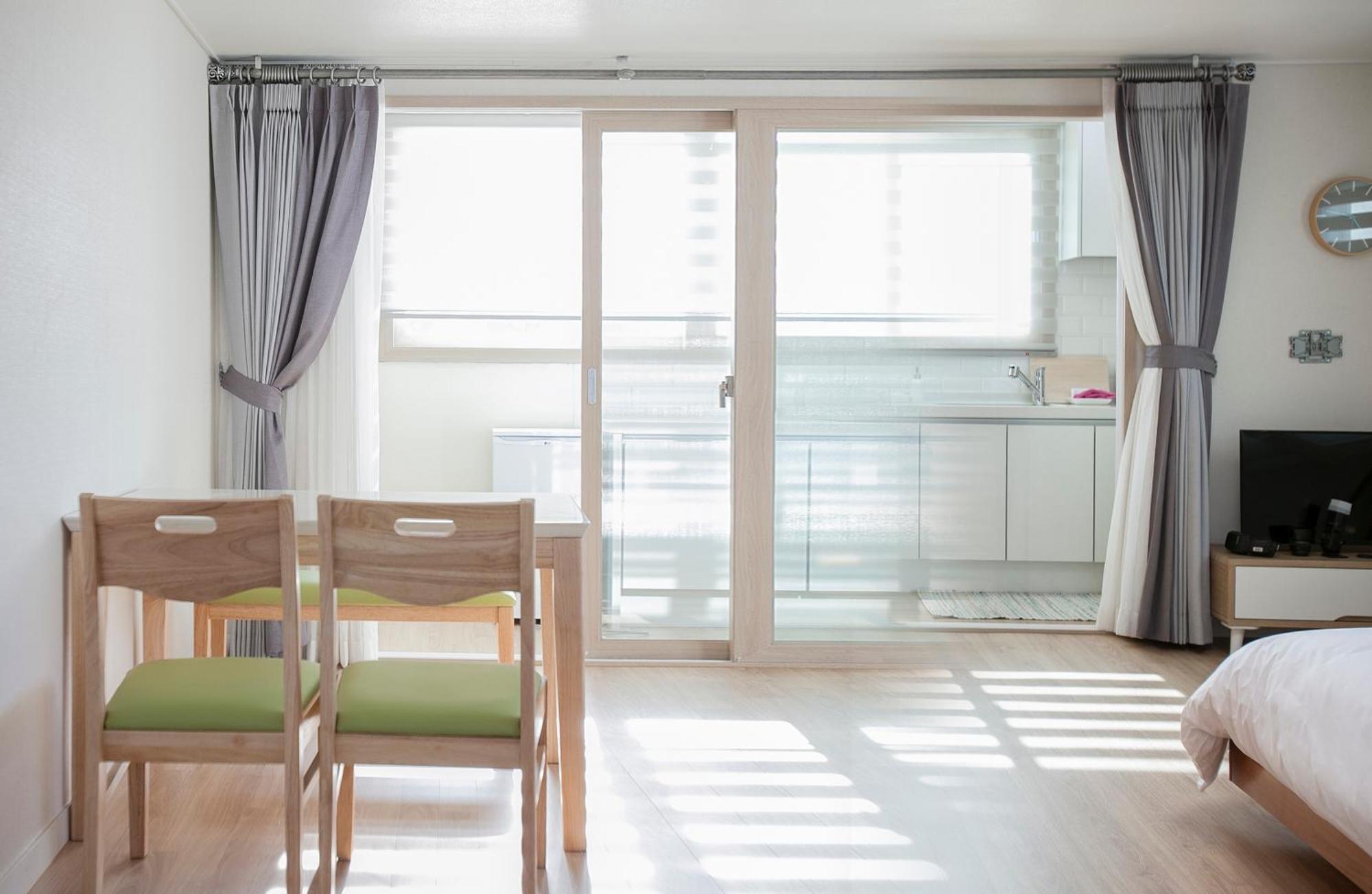 Jeju Aria Pension Екстериор снимка