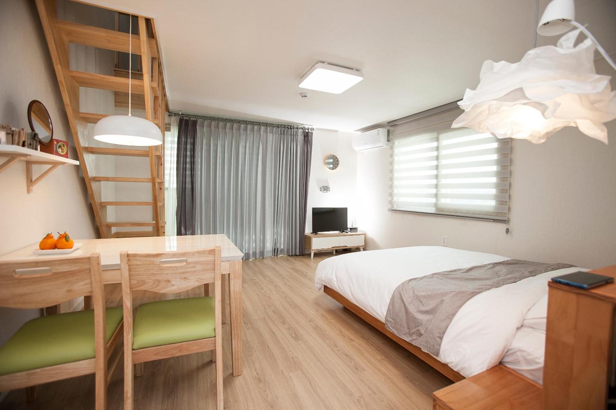 Jeju Aria Pension Екстериор снимка